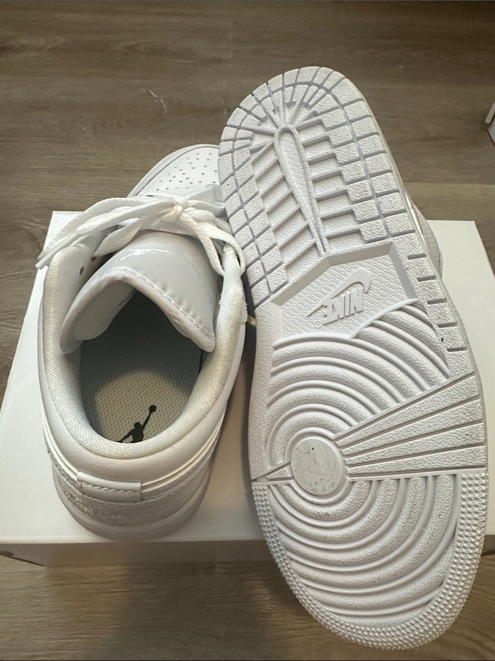 Nike Air Jordan women’s White Leather Sneakers - Picture 4 of 4